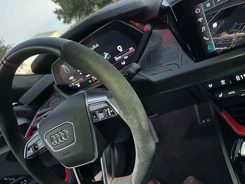 Used 2023 Audi RS e-tron GT image 43