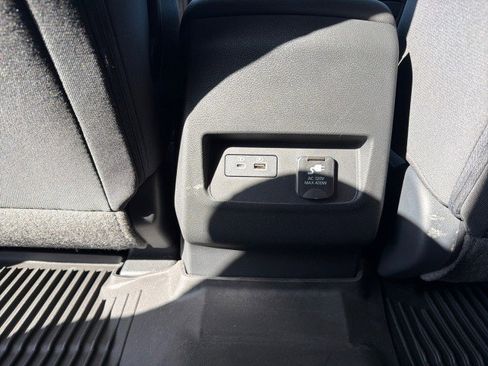 Used 2024 Nissan Frontier SV w/ SV Convenience Package RWD image 43