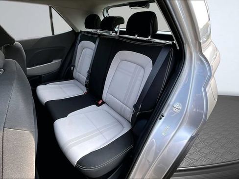 Used 2024 Hyundai Venue SEL FWD image 20