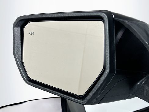 Used 2023 Chevrolet Colorado Z71 w/ Z71 Convenience Package 2 image 16