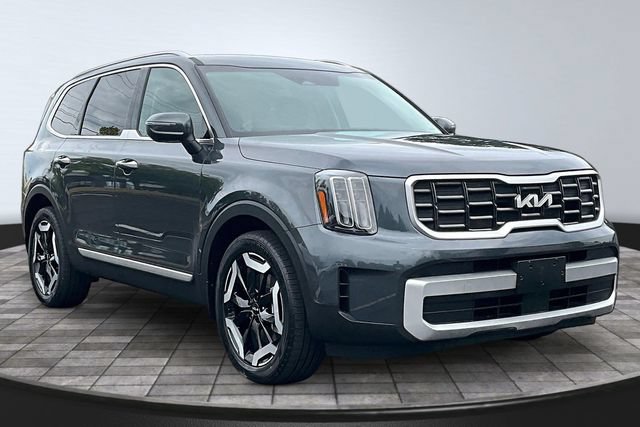 Certified 2024 Kia Telluride S w/ S Sunroof Package AWD/4WD image 3