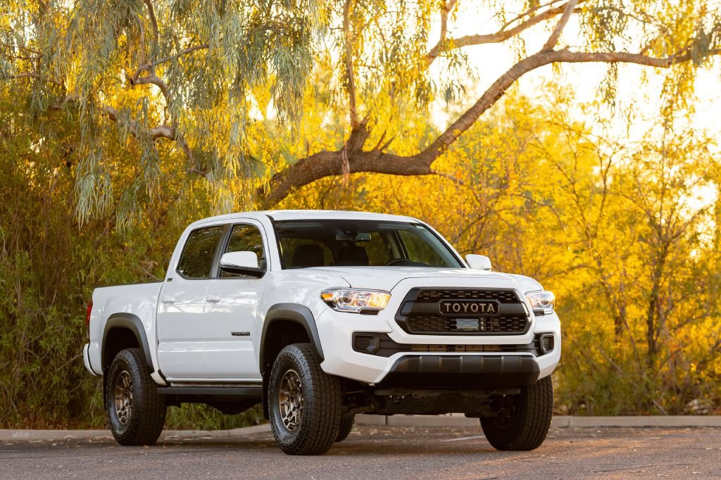 Used 2023 Toyota Tacoma 4x4 Double Cab w/ Trail Edition image 2