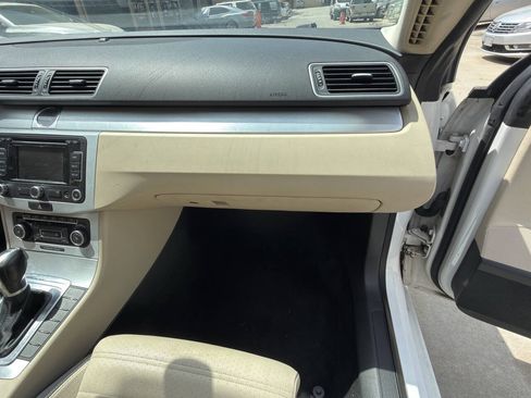 Used 2012 Volkswagen CC Lux Limited FWD image 33