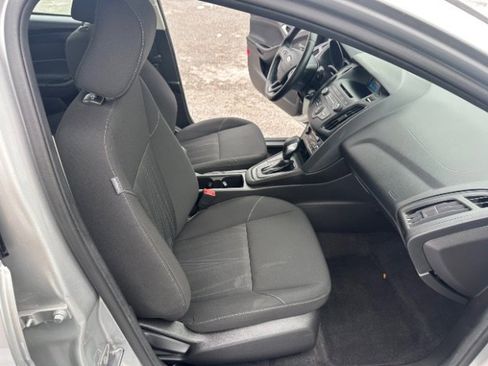 Used 2017 Ford Focus SE image 33