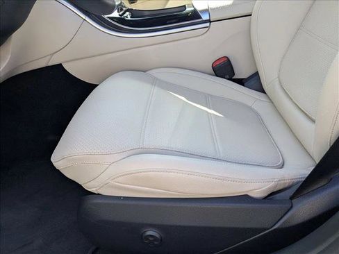 New 2025 Mercedes-Benz C 300 4MATIC Sedan image 3