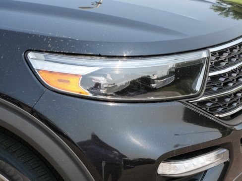 Used 2020 Ford Explorer XLT w/ Equipment Group 202A AWD/4WD image 16