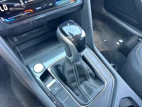 Used 2023 Volkswagen Tiguan SE FWD image 14