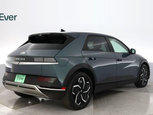 Used 2024 Hyundai Ioniq 5 SEL RWD image 3