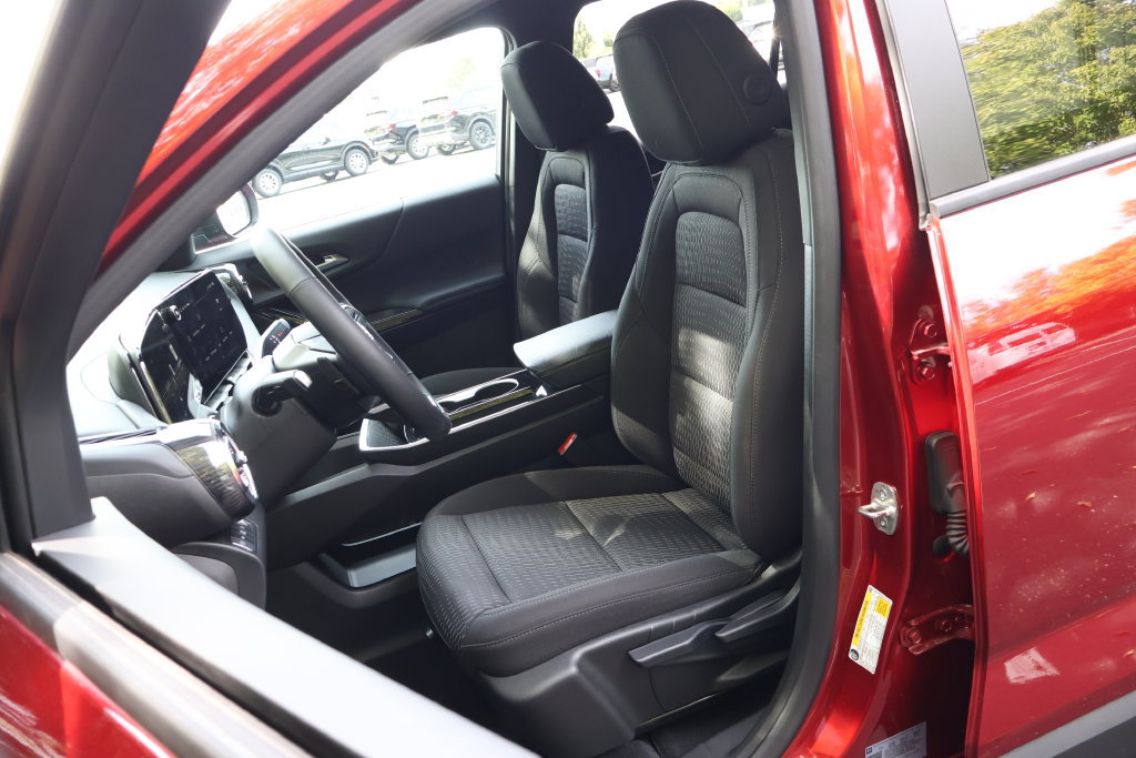 Used 2025 Chevrolet Equinox LT AWD/4WD image 29
