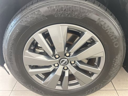 Used 2024 Nissan Pathfinder S image 35