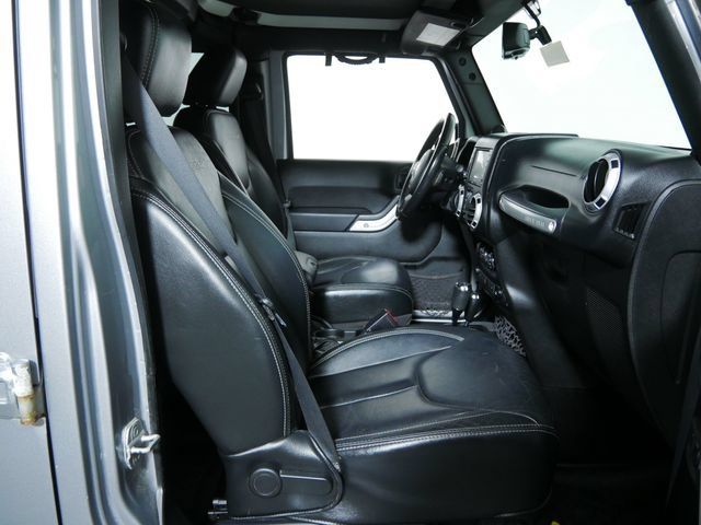 Used 2014 Jeep Wrangler Unlimited Rubicon w/ Dual Top Group AWD/4WD image 13