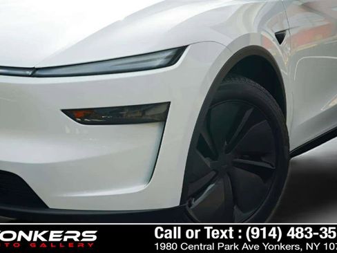 Used 2026 Tesla Model Y Long Range image 61