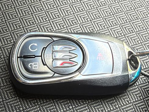 Used 2025 Buick Encore GX Preferred AWD/4WD image 21