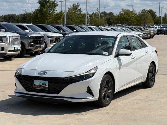 Used 2023 Hyundai Elantra Blue FWD image 8