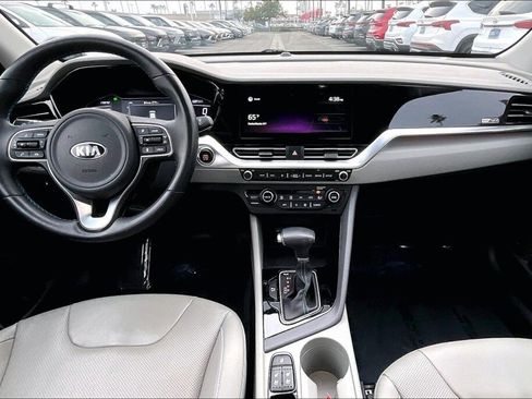 Used 2021 Kia Niro EX Premium image 11