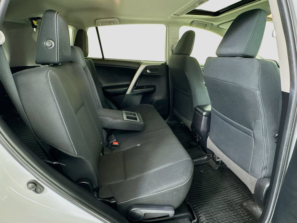 Used 2018 Toyota RAV4 XLE AWD/4WD image 25