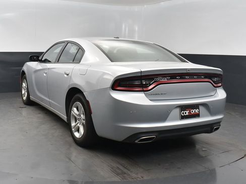 Used 2022 Dodge Charger SXT RWD image 3