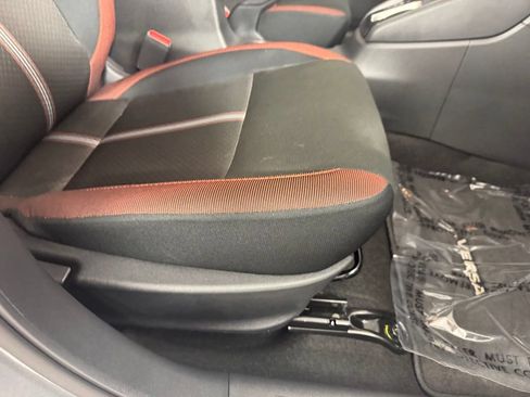Used 2025 Nissan Versa SR FWD image 27
