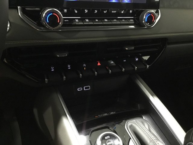 New 2026 Chevrolet Colorado ZR2 w/ Technology Package AWD/4WD image 30