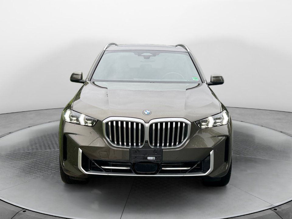 Used 2024 BMW X5 xDrive40i w/ Executive Package AWD/4WD image 2