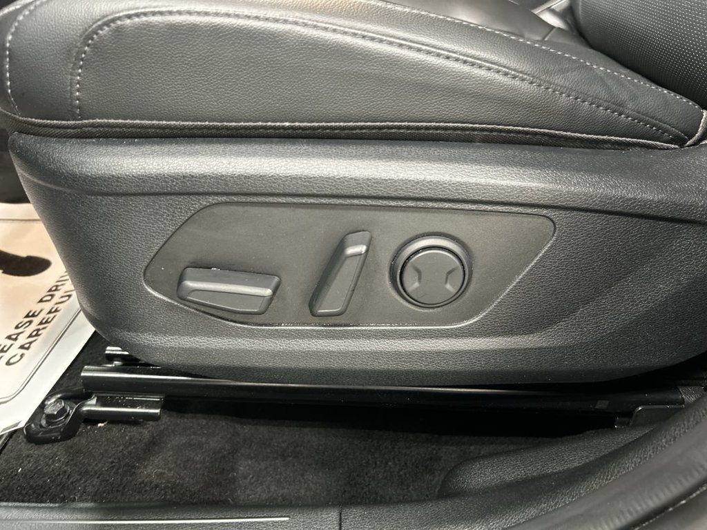 Certified 2025 Kia Sportage EX AWD/4WD image 10