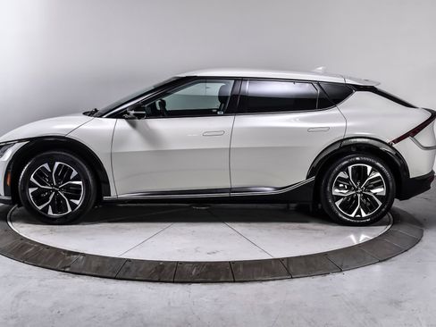 Used 2024 Kia EV6 Wind w/ Wind Technology Package AWD/4WD image 3