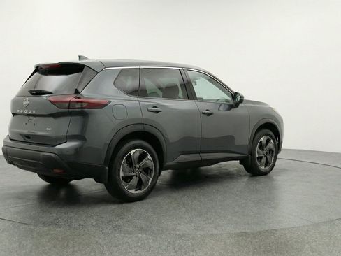 Used 2025 Nissan Rogue SV AWD/4WD image 9