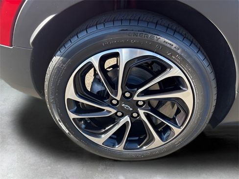 Used 2022 Chevrolet Bolt EUV Premier w/ Sun & Sound Package image 11