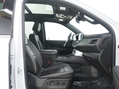 Used 2023 GMC Yukon SLT image 11