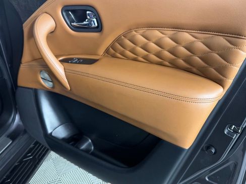 Used 2022 INFINITI QX80 Sensory w/ All-Season Package image 36