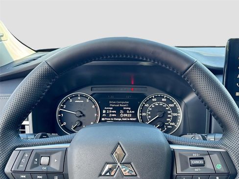 New 2026 Mitsubishi Outlander SE image 11