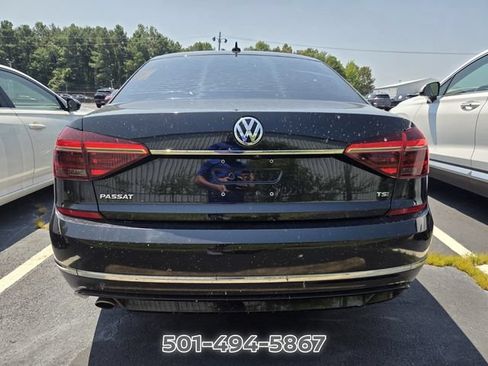 Used 2017 Volkswagen Passat 1.8T R-Line w/ R-Line Lighting Package FWD image 3