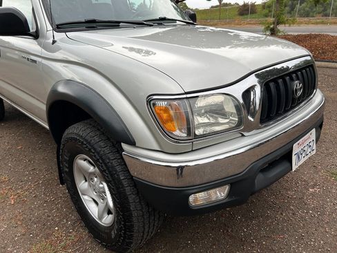 Used 2004 Toyota Tacoma PreRunner image 12