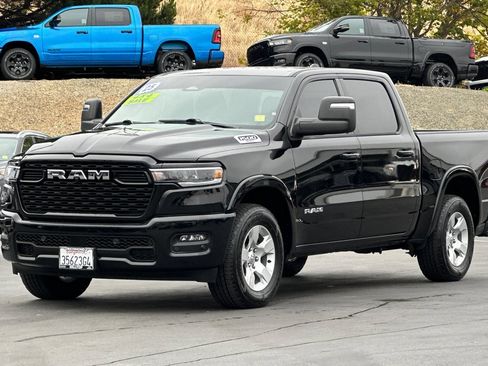 Used 2025 RAM 1500 Big Horn AWD/4WD image 8
