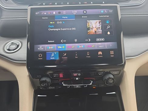 Used 2023 Jeep Grand Cherokee Limited image 26