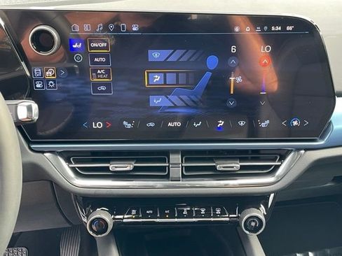 New 2025 Chevrolet Equinox EV LT image 24