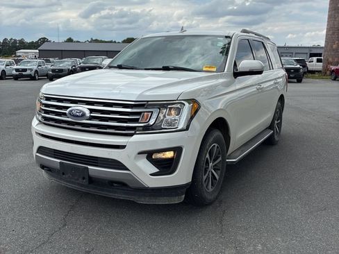 Used 2018 Ford Expedition XLT w/ Equipment Group 202A AWD/4WD image 1