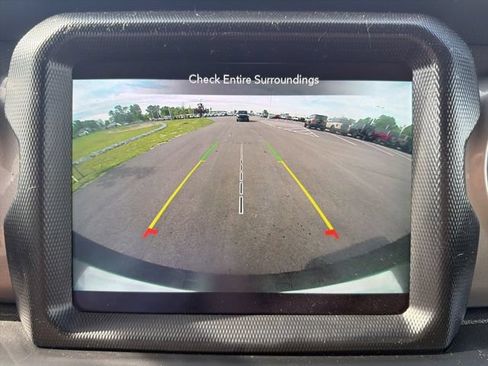 Used 2021 Jeep Wrangler Unlimited Sahara w/ Uconnect 4C Nav & Sound Group AWD/4WD image 26