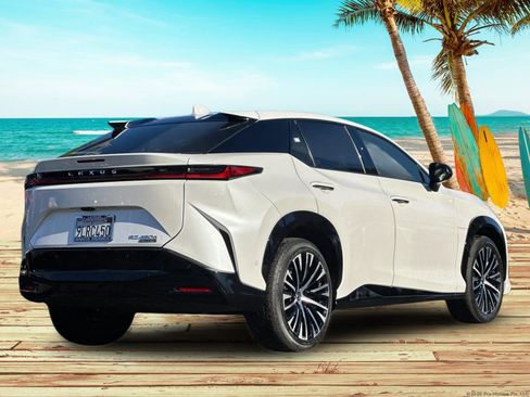 Used 2023 Lexus RZ 450e Premium image 5
