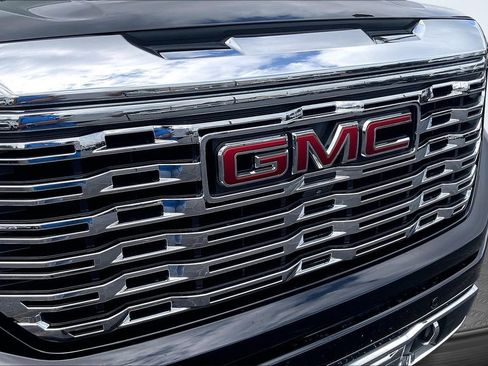 Used 2024 GMC Sierra 1500 Denali w/ Denali Reserve Package AWD/4WD image 36
