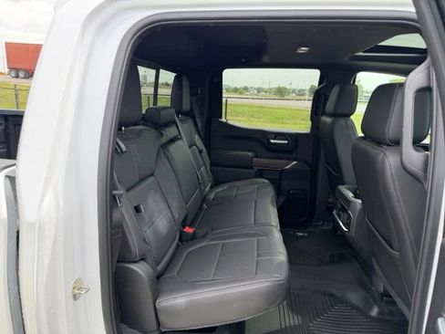 Used 2020 Chevrolet Silverado 1500 High Country w/ Technology Package AWD/4WD image 9