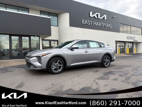 Used 2025 Kia K4 LXS image 1