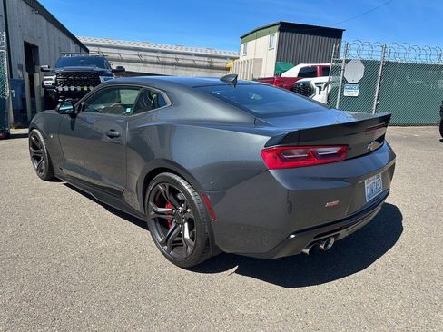Used 2018 Chevrolet Camaro SS RWD image 6