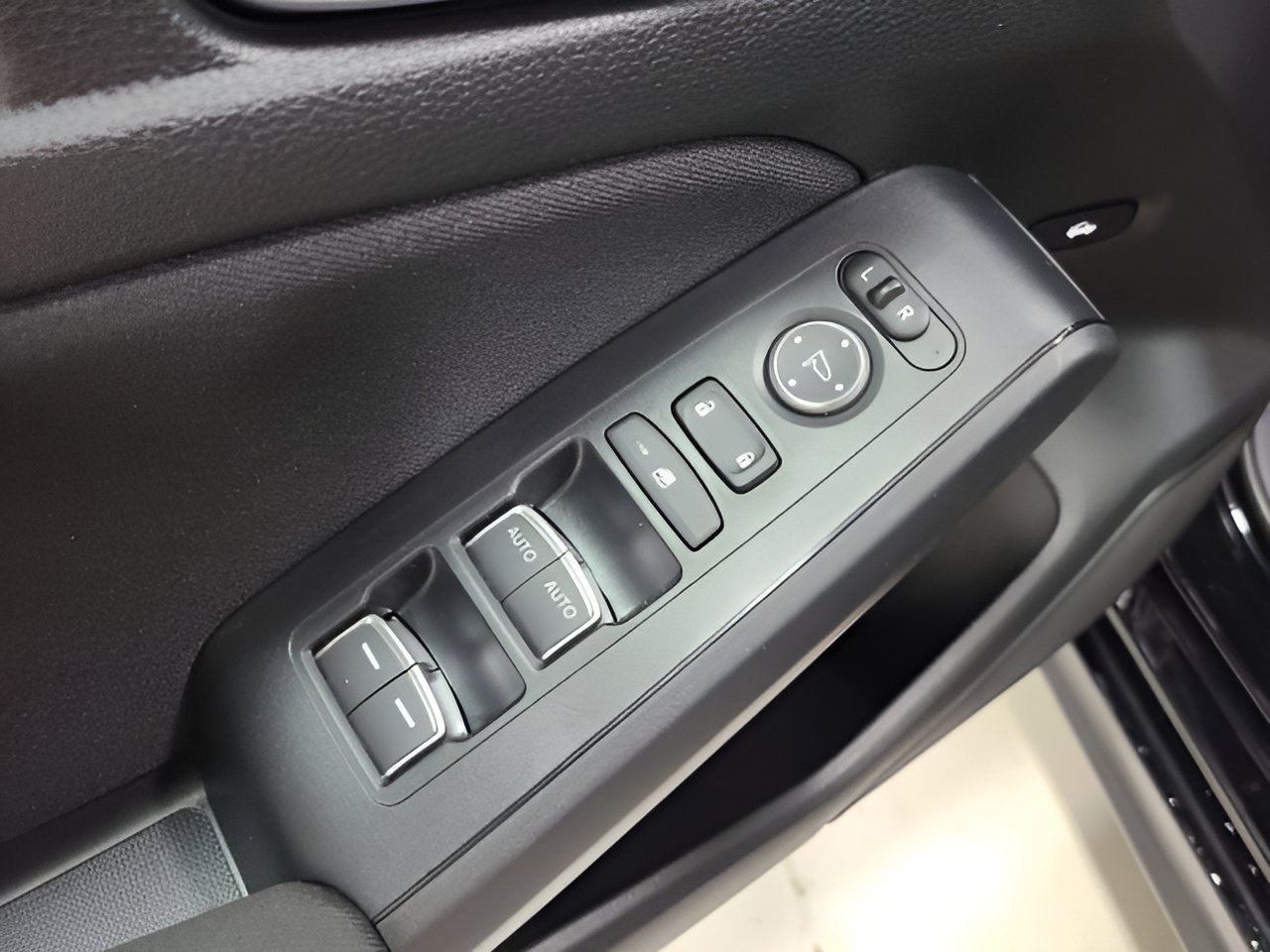 Used 2025 Honda Civic LX image 18
