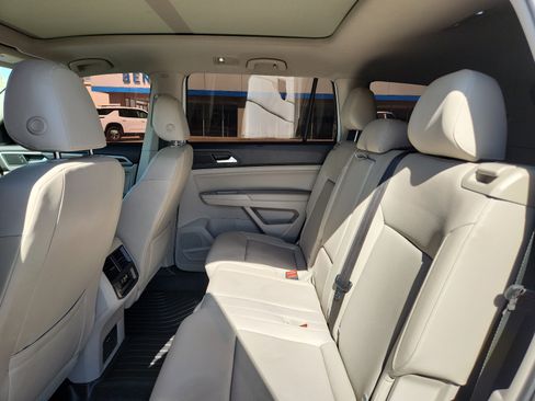 Used 2021 Volkswagen Atlas SE w/ Panoramic Sunroof Package image 9
