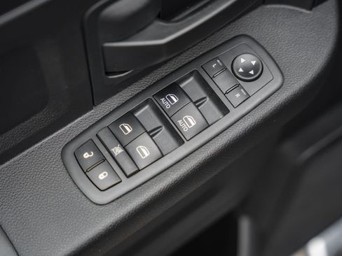 Used 2017 RAM 2500 Tradesman w/ Chrome Appearance Group image 43