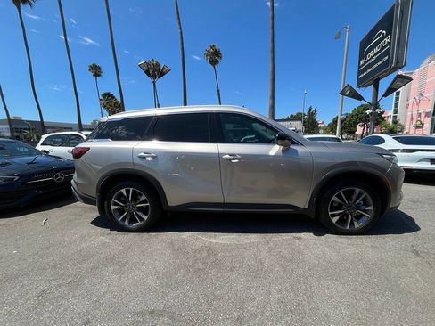 Used 2023 INFINITI QX60 Luxe w/ Cargo Package FWD image 4