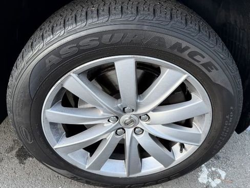 Used 2016 Volvo XC90 T6 Momentum w/ Momentum Plus Package image 32