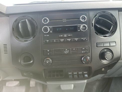 Used 2014 Ford F450 XL w/ XL Value Package image 6