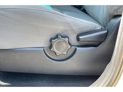 Used 2018 Toyota Tacoma SR5 RWD image 14